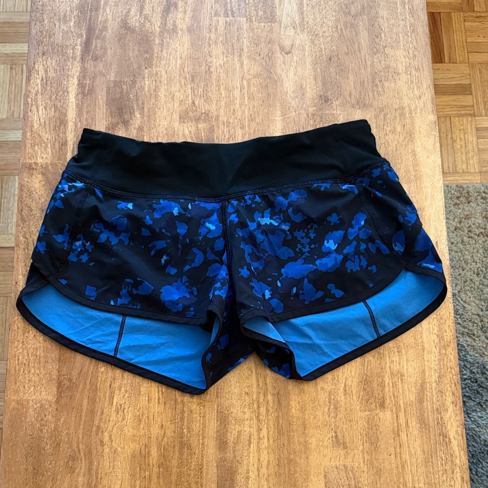 Lululemon Athletica Black and Blue Women's Athletic Shorts
